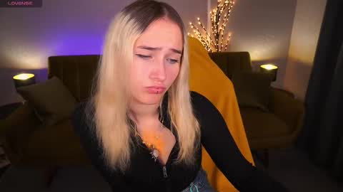 Snapshot of lilielfie chatting on November 2025 01:44:02 PM lilielfie online show from November 2025 01:44:02 PM