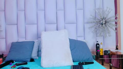 Lili online show from December 2024 07:49:02 PM