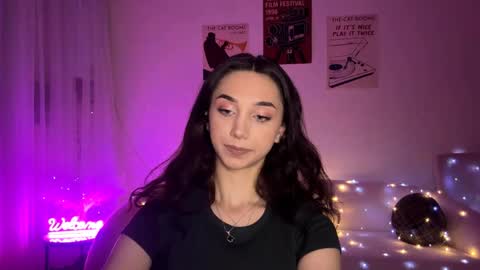 Lina online show from March 2026 10:44:01 PM