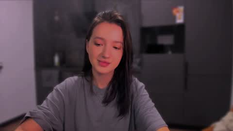 Snapshot of lililaluna chatting on December 2024 01:28:01 PM             ...  online show from December 2024 01:28:01 PM