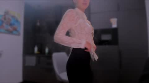 Snapshot of lililaluna chatting on January 2025 03:32:02 PM             ...  online show from January 2025 03:32:02 PM