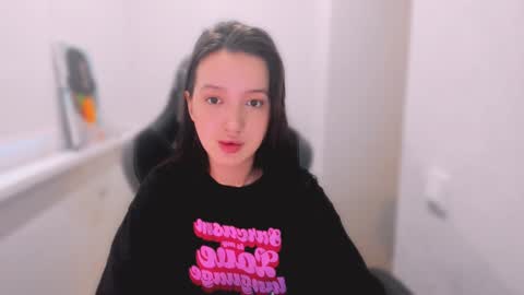 Snapshot of lililaluna chatting on January 2025 12:37:02 PM             ...  online show from January 2025 12:37:02 PM