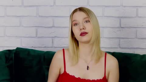 LiliLinn online show from January 2025 04:21:01 AM