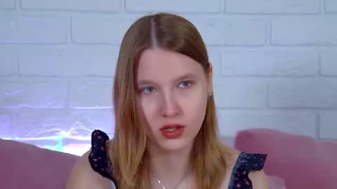LiliLinn online show from June 2026 04:24:02 AM