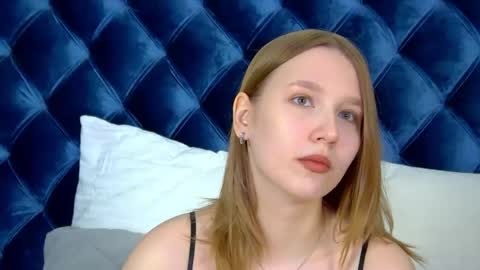 LiliLinn online show from July 2026 10:20:02 AM