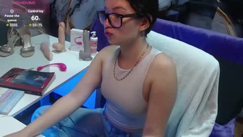 lilimini online show from March 2025 07:20:02 PM