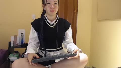 lilimini online show from October 2025 07:58:02 PM