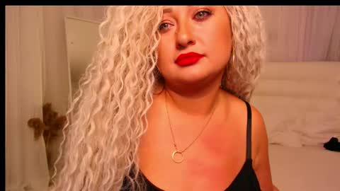 Lilit online show from September 2025 05:35:01 PM