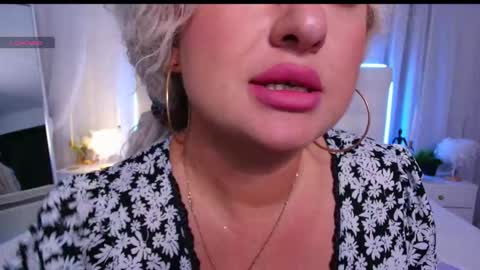 Lilit online show from September 2025 04:41:02 PM