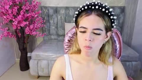 Lilith  online show from November 2025 09:13:01 PM