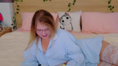 Lilith Bonheur online show from November 2025 05:57:01 PM