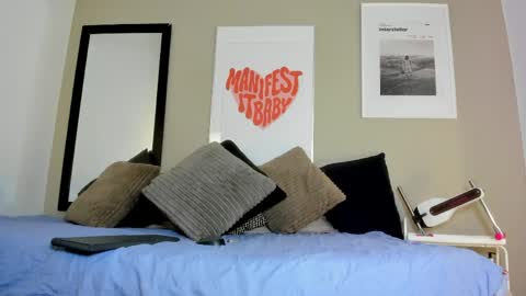 Lili  online show from June 2026 10:58:02 AM