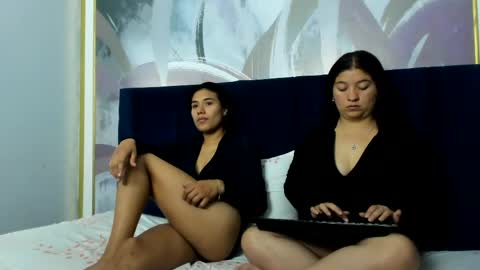 Snapshot of lilith_n_luna chatting on June 2026 08:00:01 PM Lilith y Luna online show from June 2026 08:00:01 PM