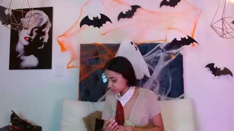 Snapshot of lilith_nocturne chatting on October 2025 07:29:02 PM Lilith Nocturne online show from October 2025 07:29:02 PM