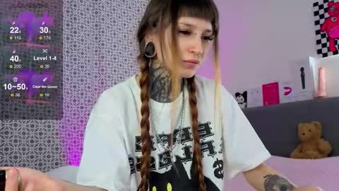 lilith_poison online show from January 2026 06:02:02 PM