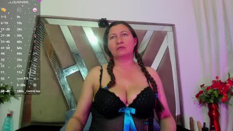 liliINDEPENDENT MODEL online show from December 2024 10:01:02 PM
