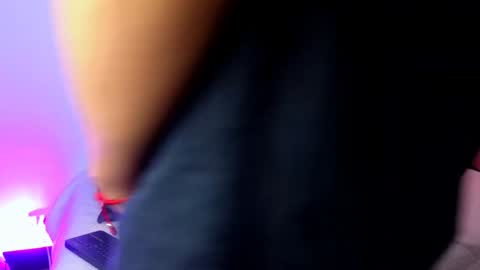    online show from December 2024 09:37:02 PM