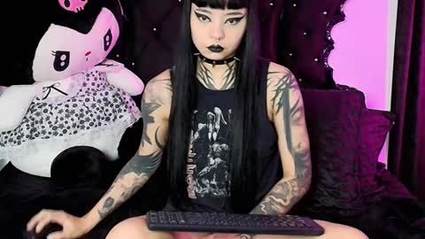 Snapshot of lilithmoon666 chatting on November 2025 11:15:01 PM online show from November 2025 11:15:01 PM