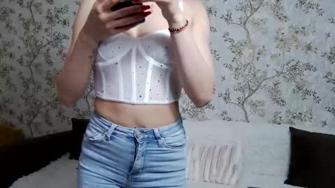 lilithmoonx_ online show from March 2026 04:13:01 PM