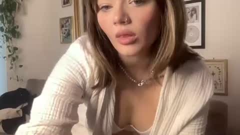 lilldaddysgirl online show from October 2025 04:51:01 PM