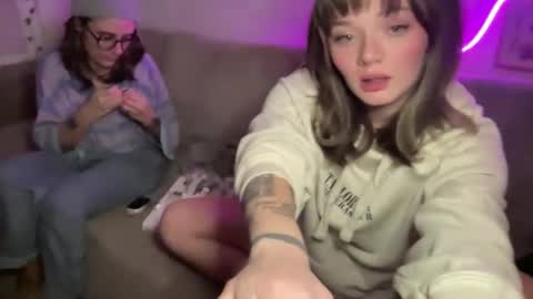 lilldaddysgirl online show from January 2026 04:37:02 AM