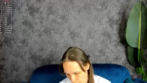 lillian_white1 online show from February 2025 07:00:01 AM