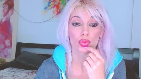 Lara online show from February 2025 05:19:02 AM