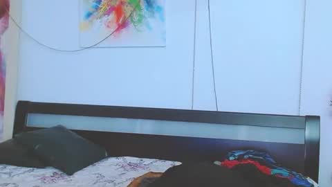 Lara online show from February 2025 10:03:02 PM