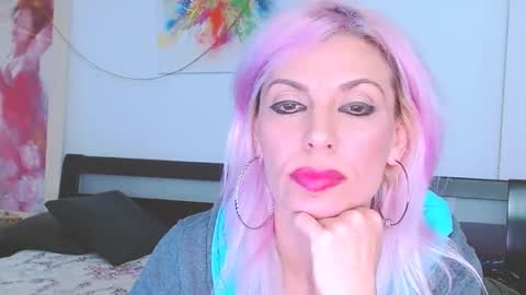 Lara online show from March 2025 09:54:02 PM