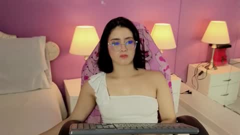 Snapshot of lillianderson chatting on October 2025 11:50:01 AM lillianderson - Next stream start at 0700hs GTM-3 online show from October 2025 11:50:01 AM