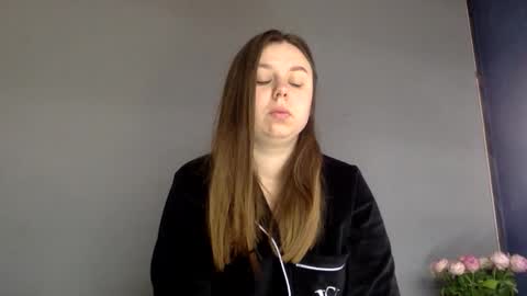 Snapshot of lillianx9zbld chatting on October 2025 07:31:02 AM Lily online show from October 2025 07:31:02 AM