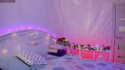 LilliMoore online show from November 2025 02:45:01 AM