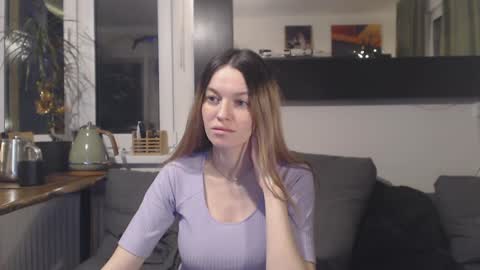 lilliyves online show from January 2025 11:55:01 PM