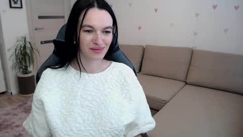 lilliyves online show from April 2026 11:25:01 AM