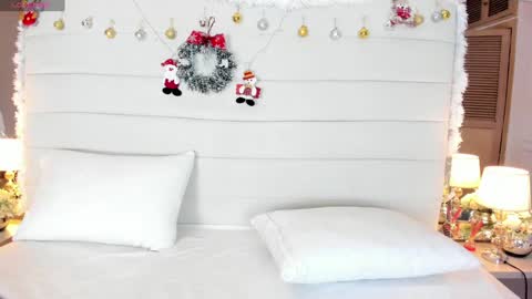 Snapshot of lilly_2809_ chatting on December 2024 04:12:02 AM Lizeth follow me in my igimlilycute 3 online show from December 2024 04:12:02 AM