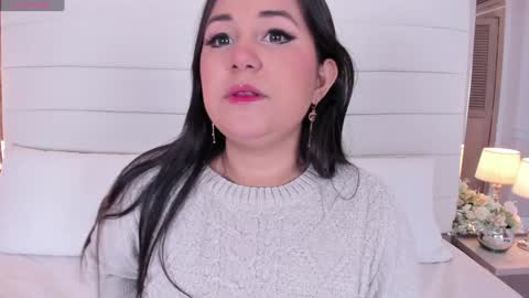 Snapshot of lilly_2809_ chatting on January 2025 03:49:02 AM Lizeth follow me in my igimlilycute 3 online show from January 2025 03:49:02 AM