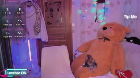 Lilly  online show from February 2025 10:40:02 PM