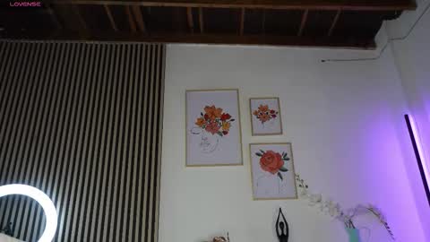 Sofia online show from September 2025 12:48:01 PM