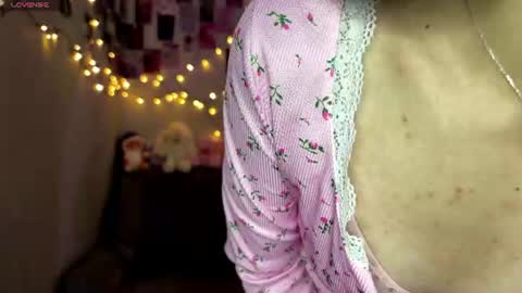 Snapshot of lilly_lilithh chatting on July 2026 04:07:02 AM Lilith online show from July 2026 04:07:02 AM