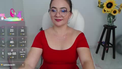 Snapshot of lilly_milf chatting on October 2025 02:56:02 PM Lilly online show from October 2025 02:56:02 PM