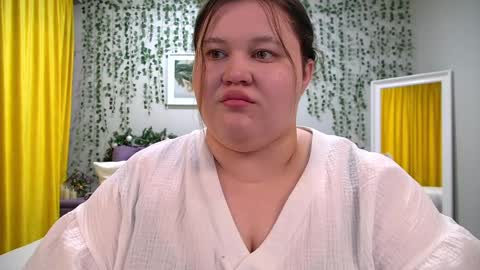 LiloLewins online show from December 2024 04:30:01 PM