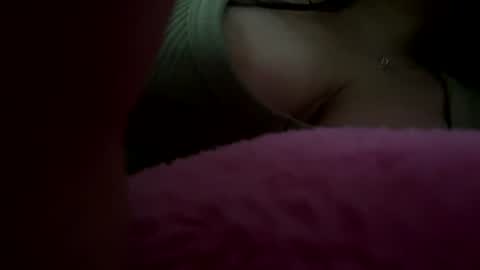 Snapshot of liluu_lovee chatting on July 2026 07:05:02 PM liluu_lovee online show from July 2026 07:05:02 PM