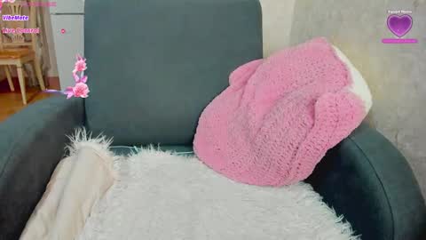 Snapshot of lily__love chatting on November 2025 06:39:01 PM LILY online show from November 2025 06:39:01 PM