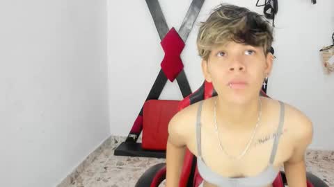 Lily and Lina online show from November 2025 12:16:02 PM