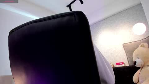 lily_cash1 online show from February 2026 12:45:02 PM