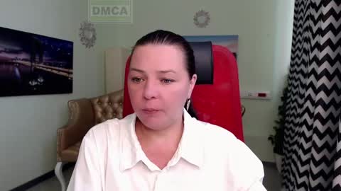 Snapshot of lily_flower7_ chatting on May 2026 05:57:01 AM Lily online show from May 2026 05:57:01 AM