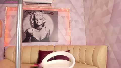 Lily online show from December 2024 01:10:02 PM