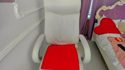 Lily online show from April 2026 03:39:01 PM