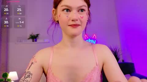 Snapshot of lily_mio chatting on June 2026 10:29:02 PM Im Lily online show from June 2026 10:29:02 PM