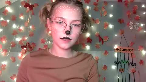 small lily online show from October 2025 03:12:01 PM